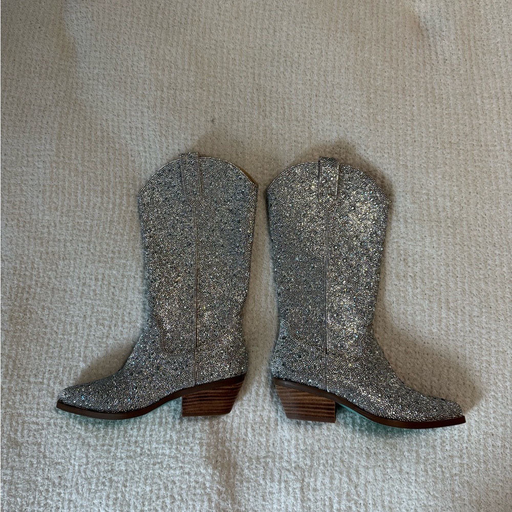NWOT Silver Glitter Cowboy Boots